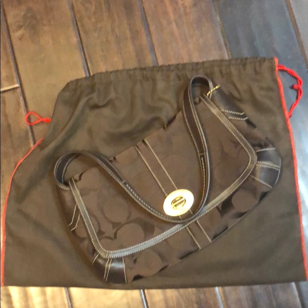 Coach shoulder bag with storage bag